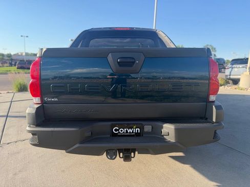 Used 2005 Chevrolet Avalanche Z71 w/ Sun And Sound Package AWD/4WD image 5