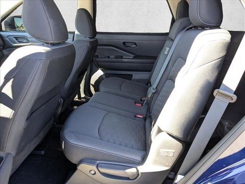 Used 2024 Nissan Pathfinder SV w/ Lighting Package (N92) image 18