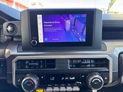 Certified 2025 Toyota Tacoma SR5 AWD/4WD image 19