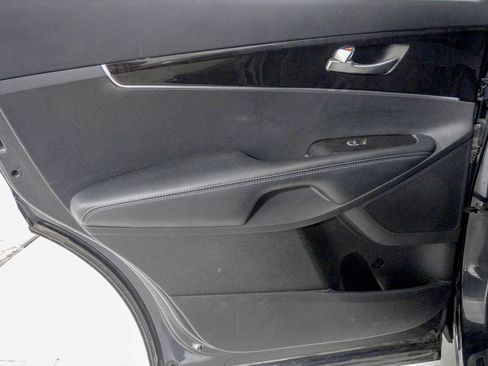 Used 2017 Kia Sorento AWD image 37