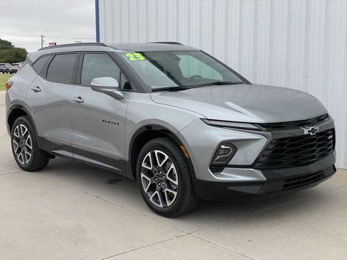 Used 2023 Chevrolet Blazer RS w/ LPO, Floor Liner Package FWD image 3