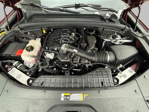 Used 2024 Jeep Grand Cherokee L Laredo image 14