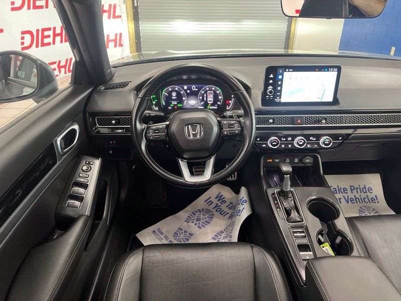 Used 2025 Honda Civic Sport image 32