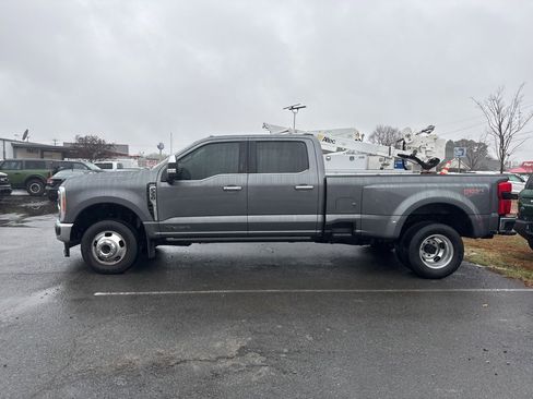 Used 2023 Ford F350 Lariat w/ Lariat Ultimate Package image 6