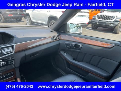 Used 2013 Mercedes-Benz E 350 4MATIC Sedan image 55