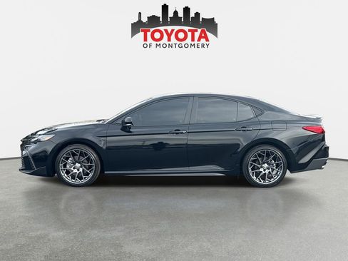 Used 2025 Toyota Camry XLE image 7