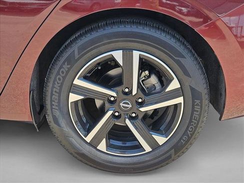 Used 2025 Nissan Sentra SV FWD image 22