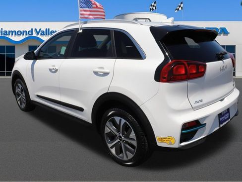Used 2022 Kia Niro EX FWD image 4