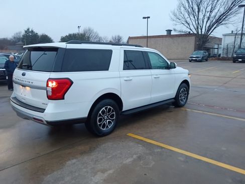 Used 2024 Ford Expedition Max XLT image 9