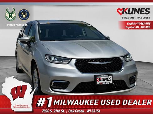 Used 2023 Chrysler Pacifica Touring-L FWD image 1