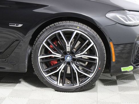 Used 2023 BMW 530e w/ M Sport Package image 39