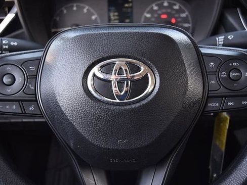 Used 2025 Toyota Corolla LE image 15