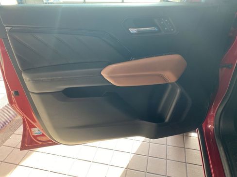 Certified 2023 GMC Canyon AT4 w/ AT4 Premium Package image 9