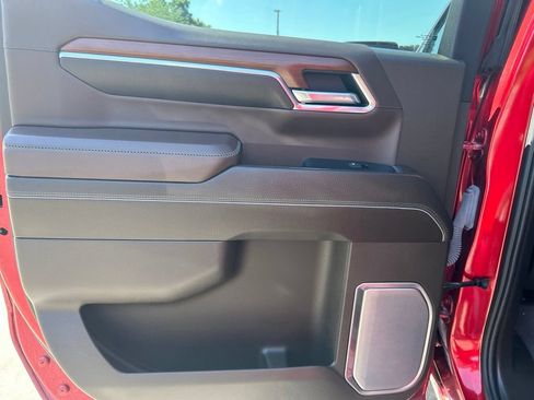 Used 2023 GMC Sierra 1500 Denali AWD/4WD image 9
