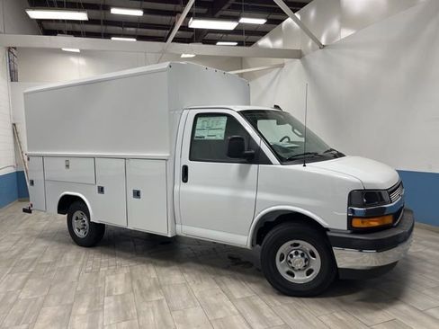 New 2025 Chevrolet Express 3500 Work Van w/ Power Convenience Package image 44