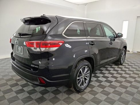 Used 2019 Toyota Highlander XLE image 26