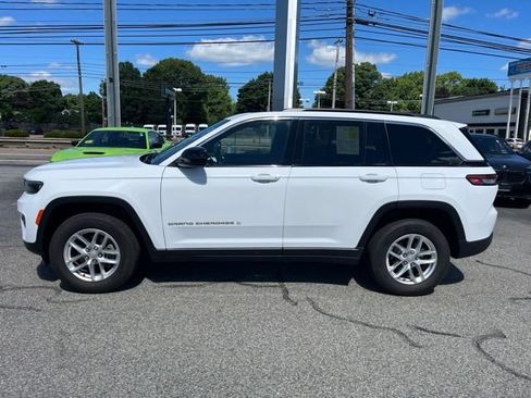 Used 2024 Jeep Grand Cherokee Laredo X AWD/4WD image 6