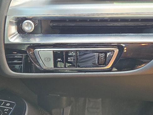 Used 2024 Cadillac Lyriq Sport RWD image 26