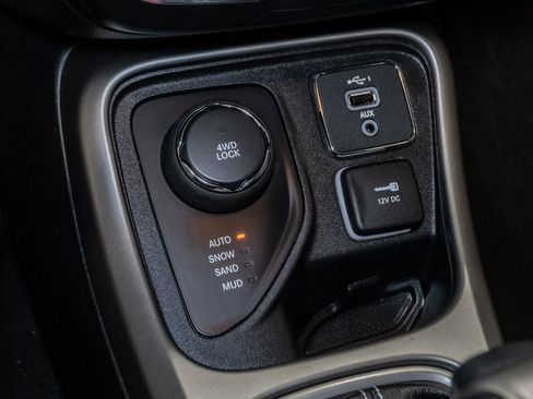 Used 2021 Jeep Compass Latitude AWD/4WD image 21
