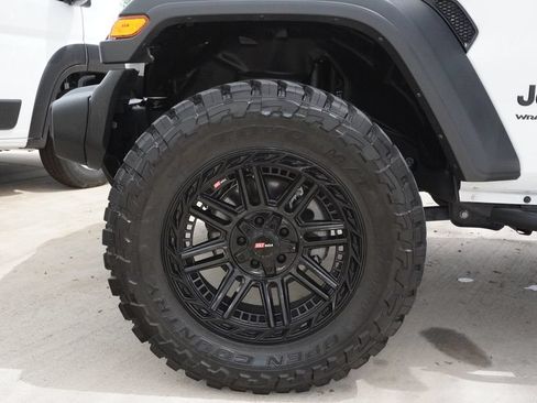 Used 2025 Jeep Wrangler Unlimited Sport AWD/4WD image 10