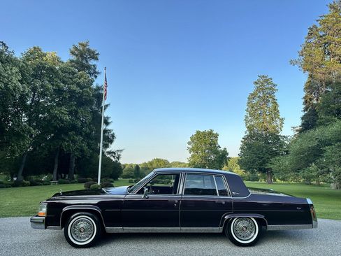 Used 1987 Cadillac Brougham RWD image 6