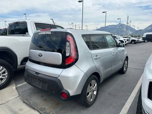 Used 2015 Kia Soul FWD image 4