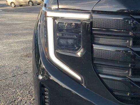 Used 2022 GMC Sierra 1500 Elevation image 10