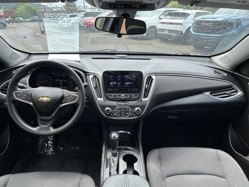 Used 2019 Chevrolet Malibu LT FWD image 13