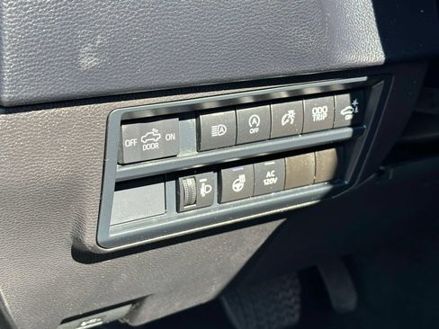 Used 2025 Toyota Tundra SR5 w/ SR5 Premium Package AWD/4WD image 19