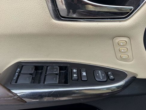 Used 2018 Toyota Avalon XLE Premium w/ All Weather Liner Package FWD image 15