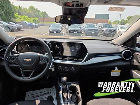 New 2026 Chevrolet Trax LS w/ LS Convenience Package FWD image 10