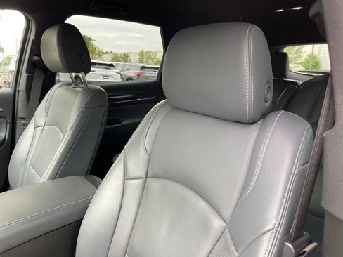 Used 2024 Buick Enclave Premium AWD/4WD image 23
