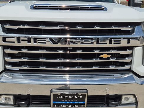Used 2020 Chevrolet Silverado 3500 LTZ w/ LTZ Premium Package AWD/4WD image 9
