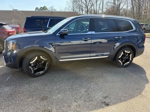 Used 2025 Kia Telluride S image 1