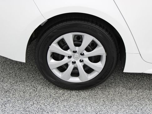 Certified 2025 Toyota Corolla LE FWD image 6