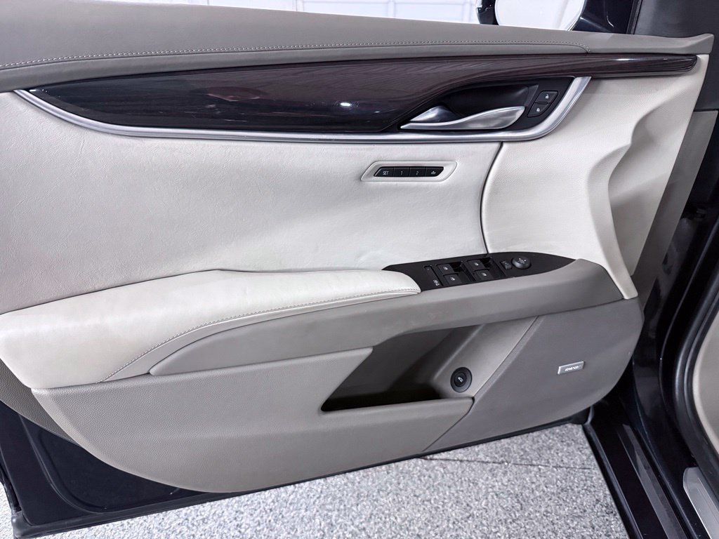 Used 2014 Cadillac XTS Platinum AWD/4WD image 18