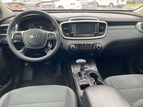 Used 2019 Kia Sorento LX AWD AWD image 7