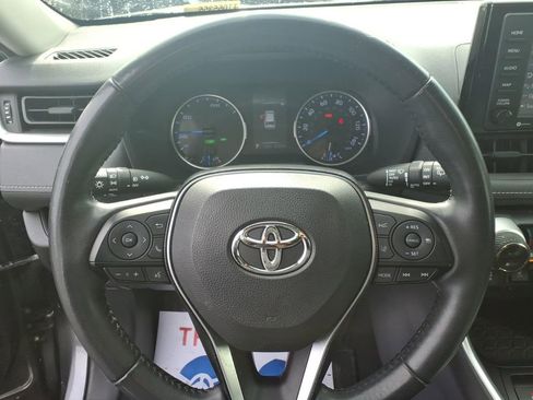 Used 2020 Toyota RAV4 XLE w/ XLE Grade Weather Package image 19