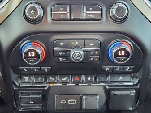 Used 2020 Chevrolet Silverado 3500 High Country w/ Technology Package AWD/4WD image 17