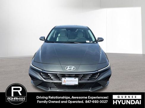 New 2026 Hyundai Elantra Limited FWD image 3