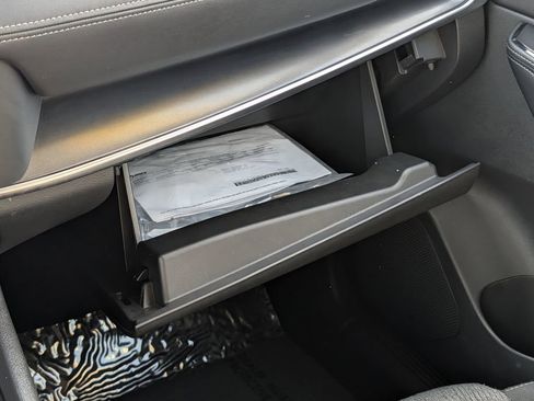 Used 2025 Nissan Rogue SV image 47