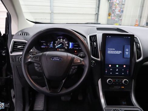 Certified 2022 Ford Edge SE w/ Black Appearance Package image 19