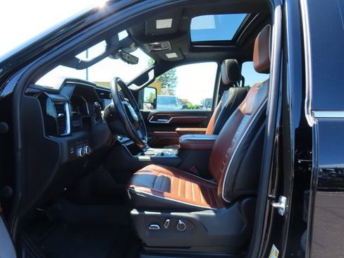 Used 2024 GMC Sierra 3500 Denali Ultimate AWD/4WD image 16