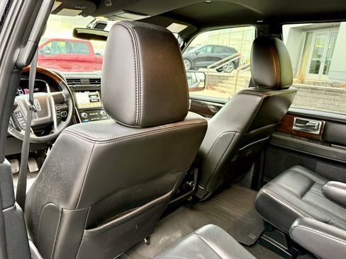 Used 2017 Lincoln Navigator L Reserve image 12