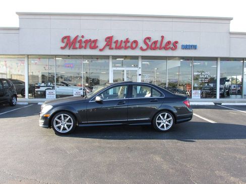 Used 2014 Mercedes-Benz C 300 4MATIC Sedan image 2