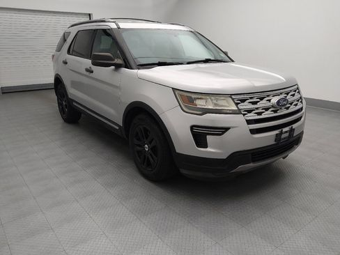 Used 2018 Ford Explorer XLT FWD image 13