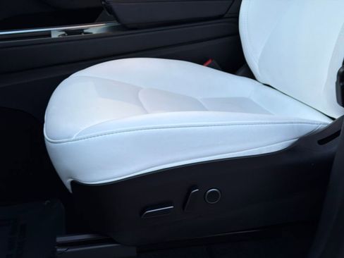 Used 2023 Tesla Model Y Long Range image 12