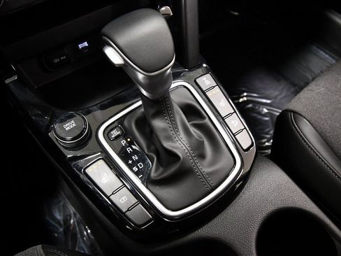 Certified 2025 Kia Seltos S image 26