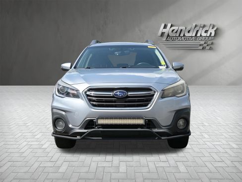 Used 2019 Subaru Outback 2.5i Limited AWD/4WD image 3