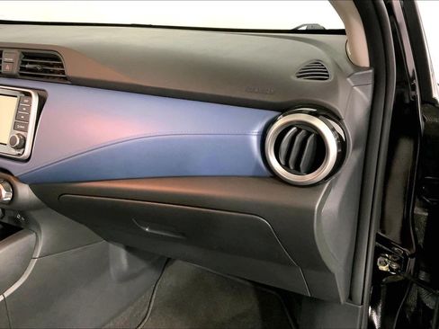 Used 2025 Nissan Versa SV FWD image 16